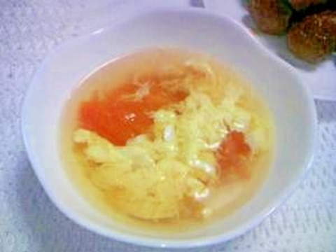 トマトとたまごのコンソメスープ